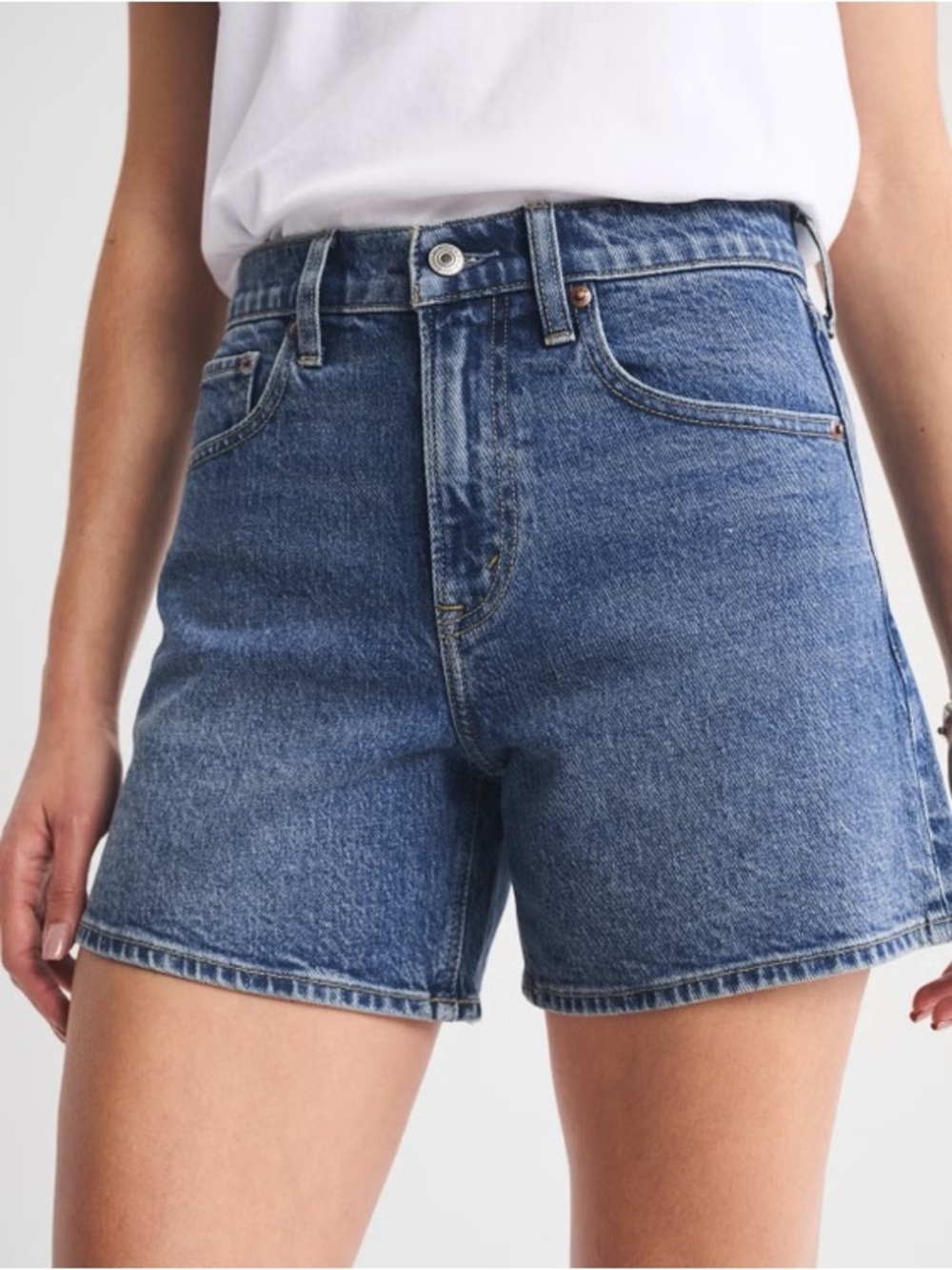 Abercrombie & Fitch High Rise Dad Short Medium Wash size 26